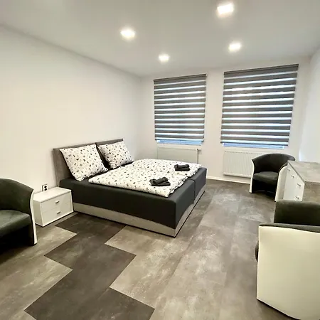 Apartmany Premium Se Soukromym Parkovanim Ceska Lipa Exterior photo