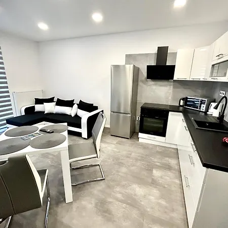 Apartmany Premium Se Soukromym Parkovanim Ceska Lipa Exterior photo