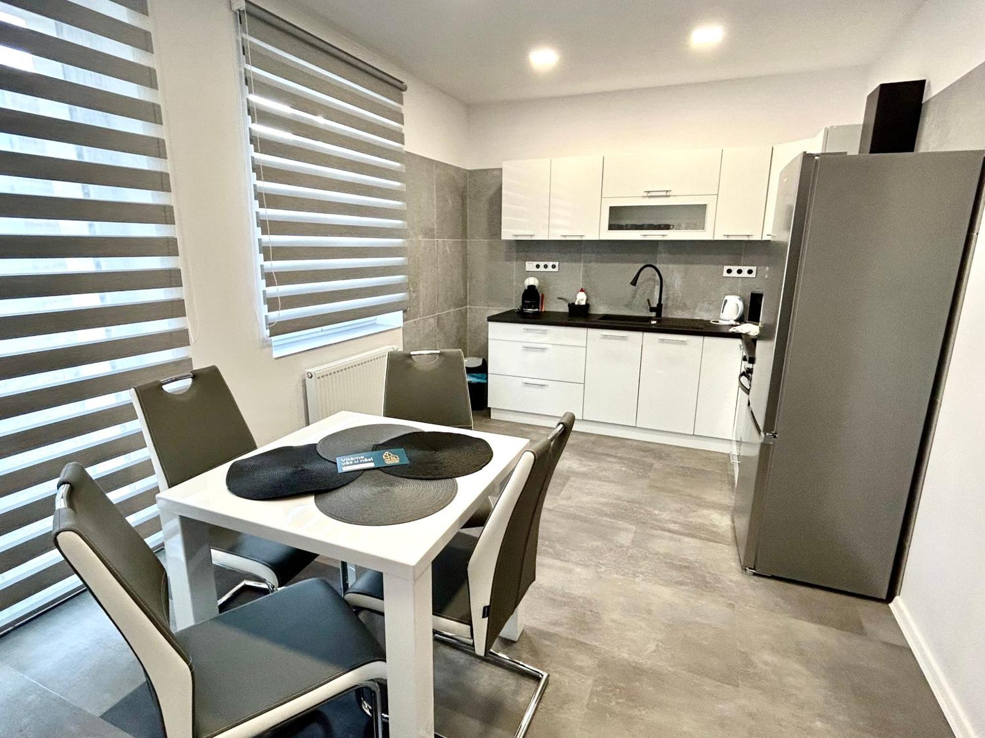Premium Se Soukromym Parkovanim Apartment Ceska Lipa