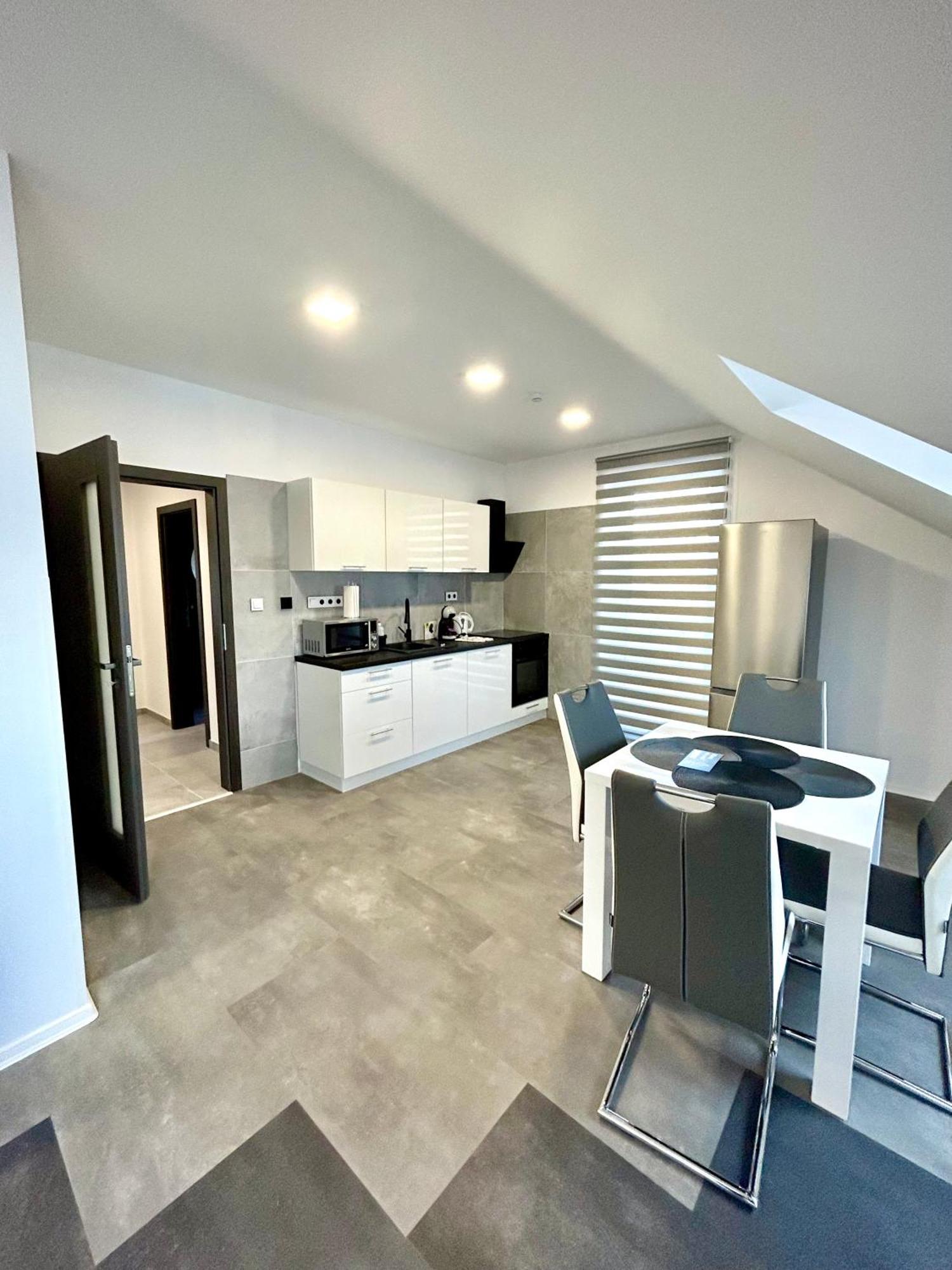 Premium Se Soukromym Parkovanim Apartment