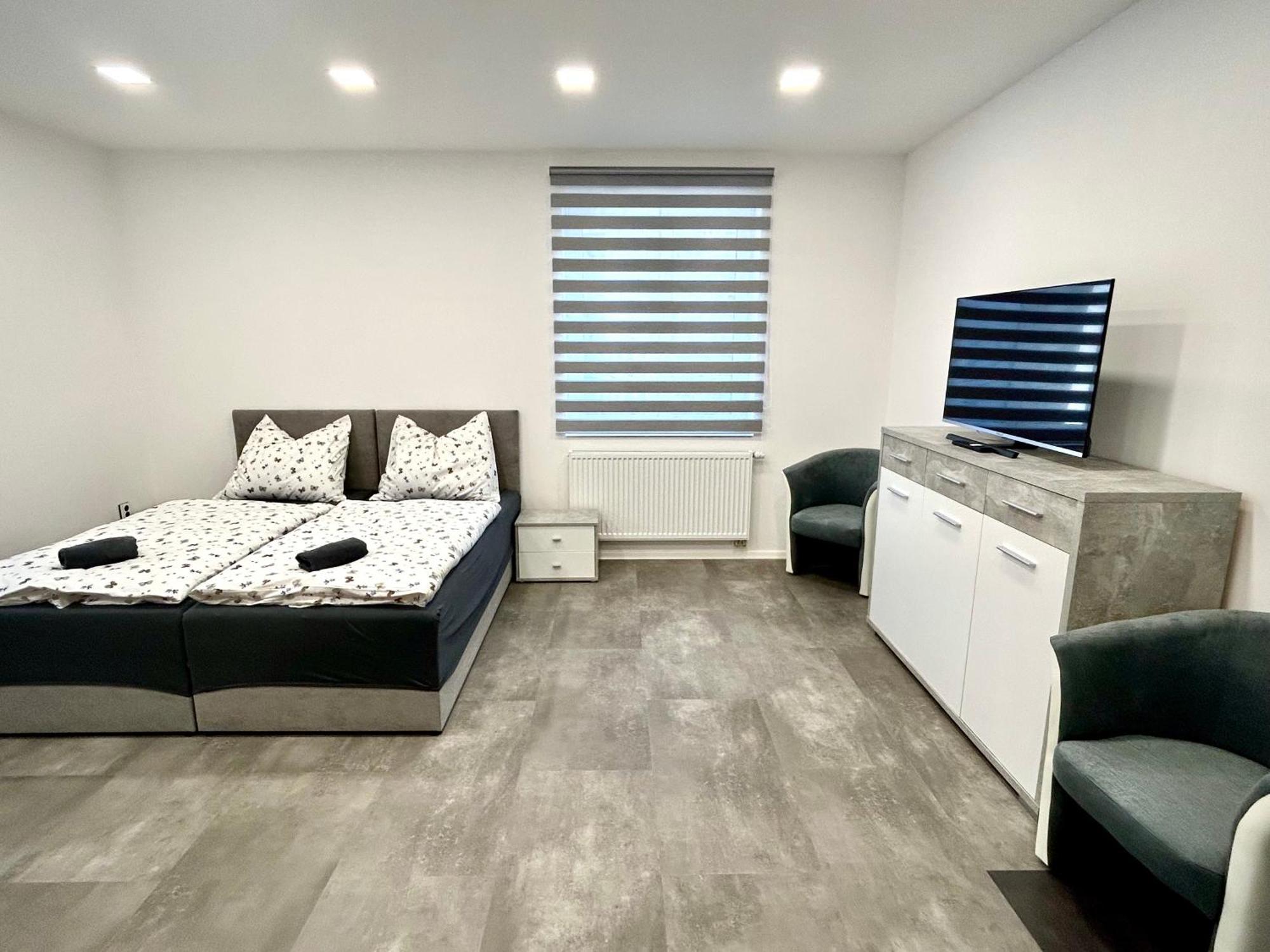 Premium Se Soukromym Parkovanim Ceska Lipa