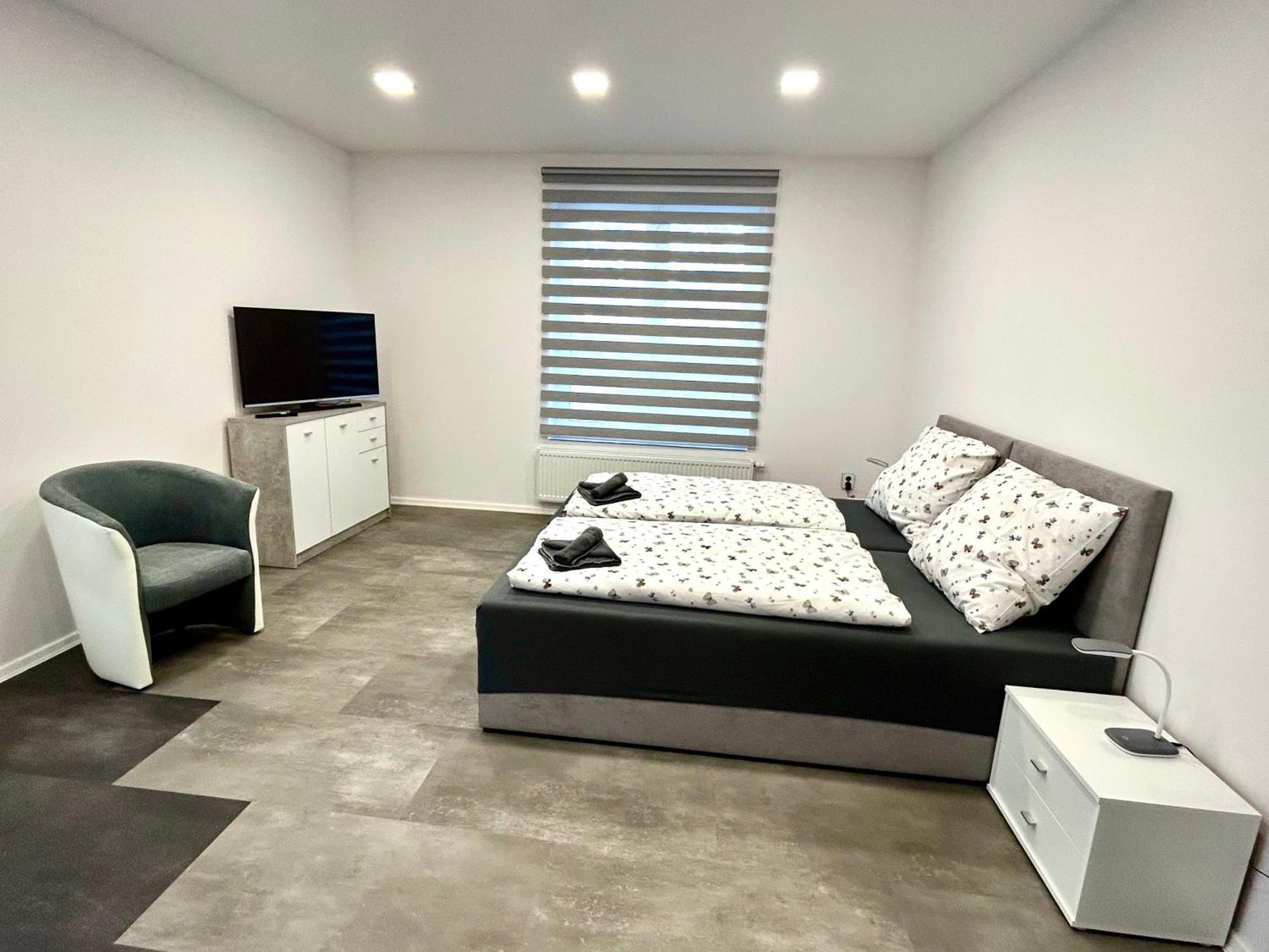 Premium Se Soukromym Parkovanim Ceska Lipa